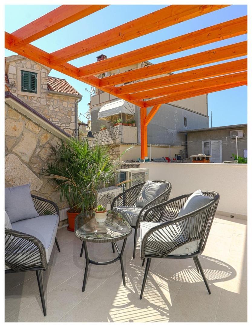 House Gambin Hotel Primosten Exterior photo